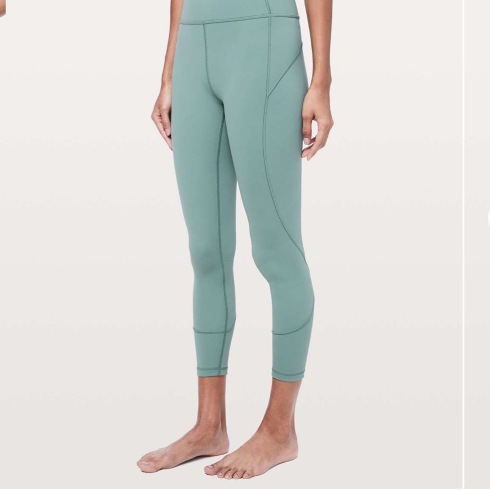Lululemon In Movement 7/8 Tight *Everlux 25" size 4 EUC